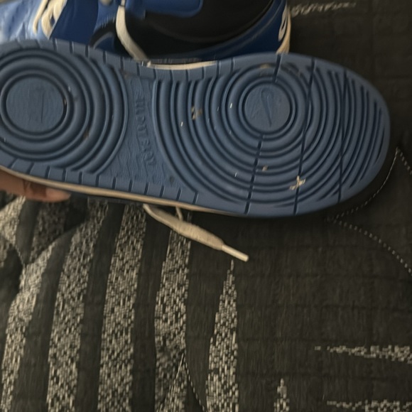 Nike Court Borough Mid 2 GS Basketball - Picture 3 of 4